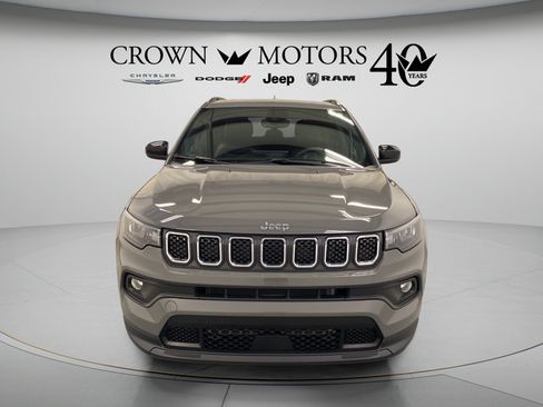 Used 2023 Jeep Compass Latitude AWD/4WD image 10