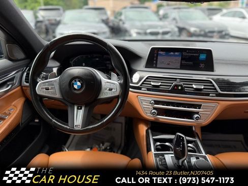 Used 2022 BMW 750Li xDrive AWD/4WD image 27