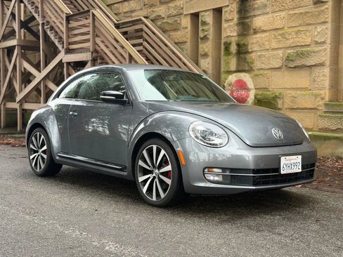 Used 2012 Volkswagen Beetle Turbo image 2