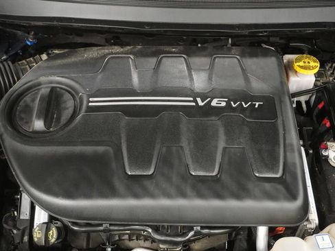 Used 2020 Jeep Cherokee Latitude Plus w/ Cold Weather Group image 10