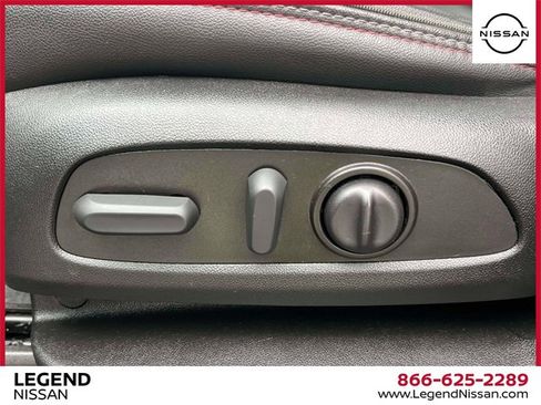 Used 2023 Chevrolet Traverse RS image 18