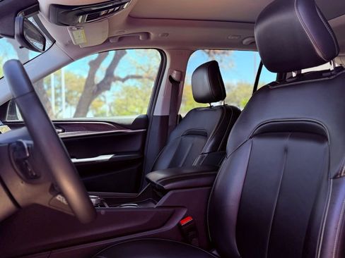 Used 2024 Jeep Grand Cherokee Limited image 26