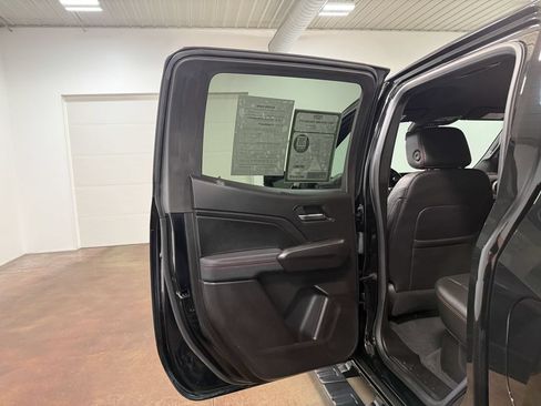 Used 2023 Chevrolet Colorado Z71 w/ Z71 Convenience Package 2 AWD/4WD image 47