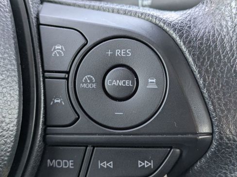 Used 2025 Toyota Corolla LE image 18