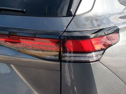 Certified 2025 Volkswagen Tiguan S image 8