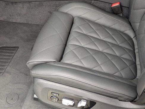 Used 2026 BMW X7 xDrive40i w/ Executive Package image 4