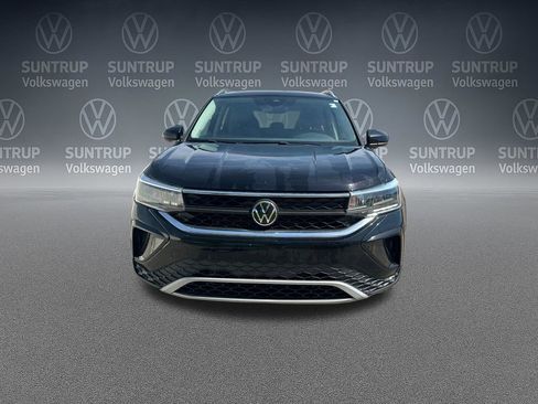 Used 2023 Volkswagen Taos SE w/ Black Wheel Package FWD image 41
