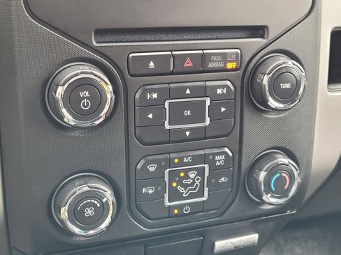 Used 2014 Ford F150 XLT w/ Equipment Group 302A Luxury image 21