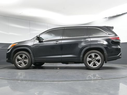 Used 2016 Toyota Highlander Limited image 31