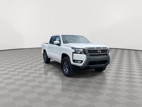 Used 2025 Nissan Frontier SV w/ SV Convenience Package image 2