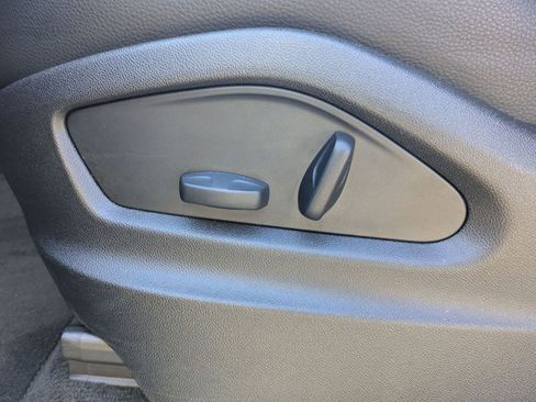 Used 2023 Porsche Cayenne image 15