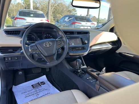 Used 2018 Toyota Avalon XLE Premium image 30