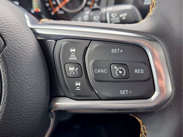 Used 2024 Jeep Wrangler Unlimited Sahara w/ Technology Group AWD/4WD image 32