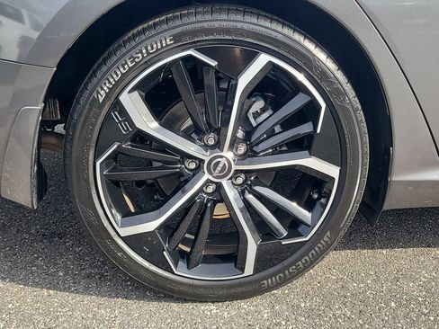 Used 2023 Nissan Altima 2.5 SR w/ SR Premium Package FWD image 6
