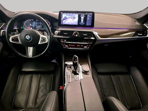 Used 2021 BMW 530i w/ M Sport Package RWD image 13