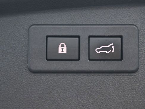 Used 2020 Subaru Outback Premium image 29