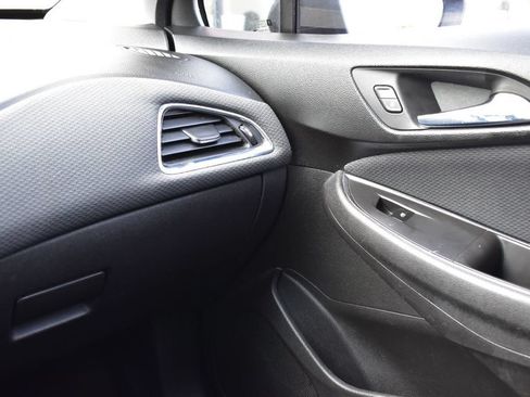 Used 2017 Chevrolet Cruze LS FWD image 38