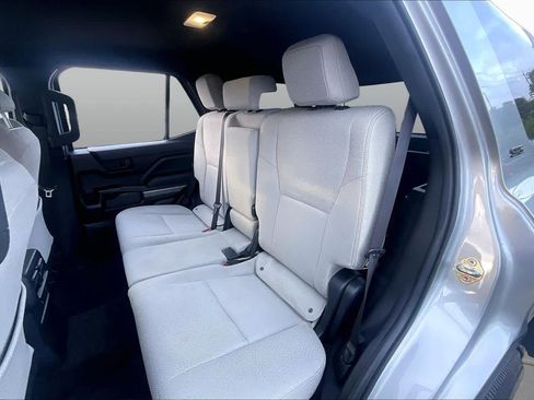 Used 2025 Toyota 4Runner SR5 AWD/4WD image 20