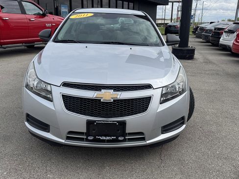 Used 2011 Chevrolet Cruze LS w/ Connectivity Package FWD image 4