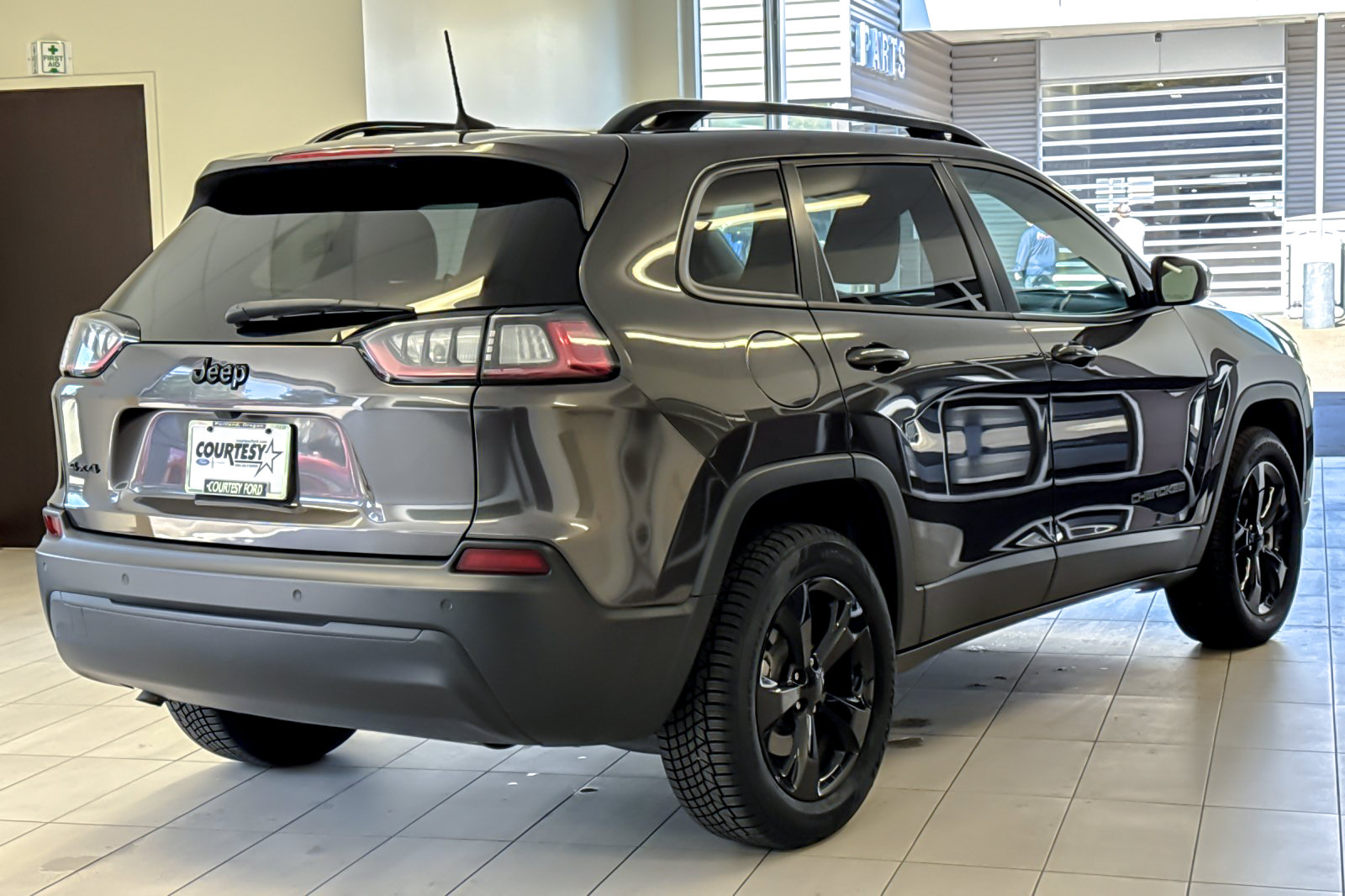 Used 2023 Jeep Cherokee Altitude Lux AWD/4WD image 4