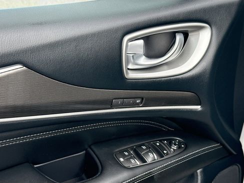 Used 2019 INFINITI QX60 Luxe w/ Essential Package image 17