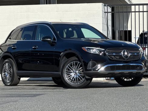 Certified 2025 Mercedes-Benz GLC 300 image 2