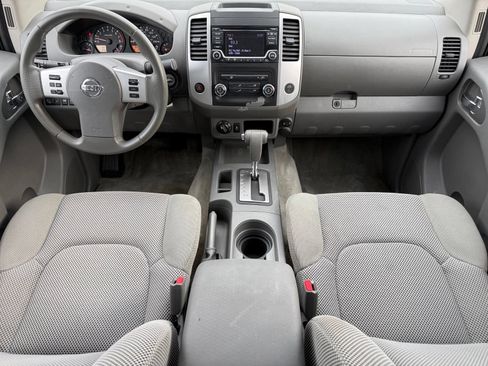 Used 2018 Nissan Frontier SV AWD/4WD image 2