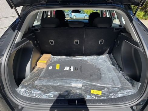 Used 2025 Hyundai Kona SE image 9