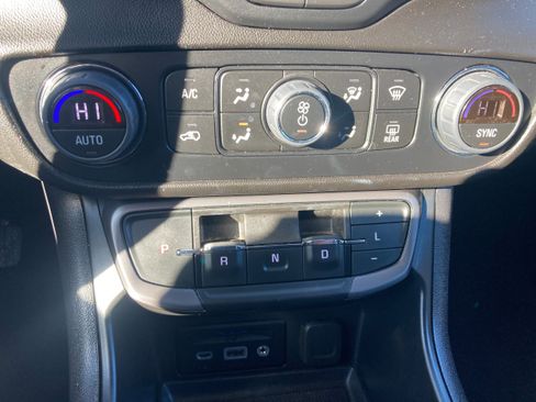 Used 2023 GMC Terrain AT4 image 22