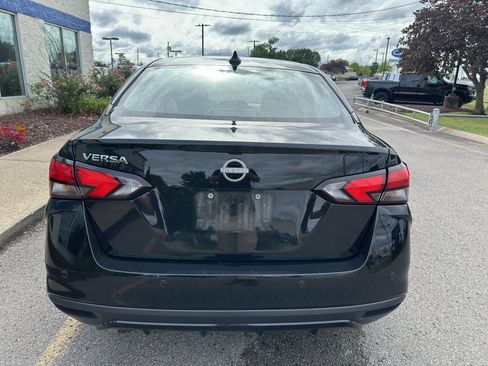 Used 2025 Nissan Versa SV FWD image 5