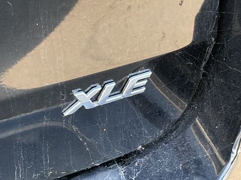 Used 2019 Toyota Sienna XLE FWD image 5