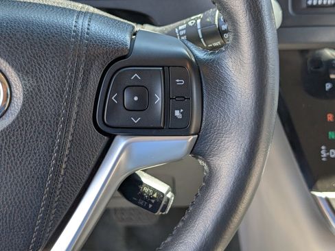 Used 2015 Toyota Sienna XLE image 25