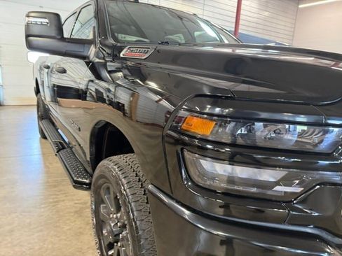 Used 2025 RAM 2500 Big Horn AWD/4WD image 3