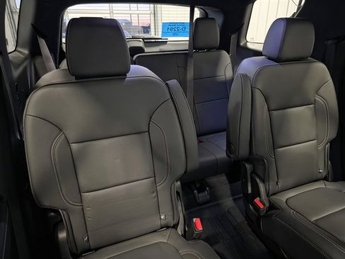 Used 2023 Chevrolet Traverse LT w/ LPO, Floor Liner Package image 17