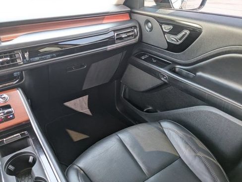 Used 2023 Lincoln Aviator Reserve w/ Equipment Group 201A RWD image 17