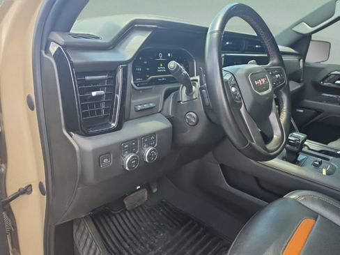 Used 2023 GMC Sierra 1500 AT4 w/ Technology Package AWD/4WD image 13