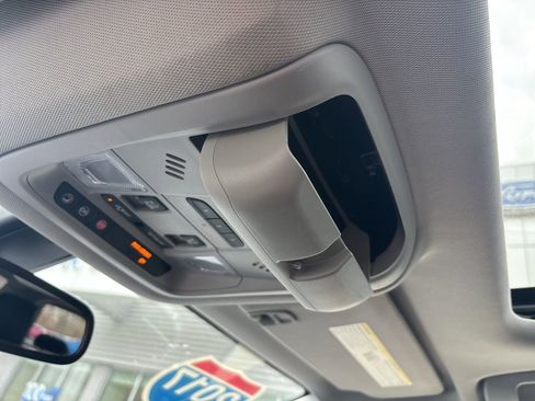 Used 2017 GMC Acadia SLT AWD/4WD image 33