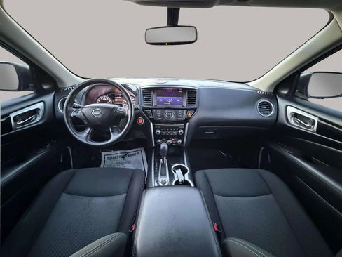 Used 2018 Nissan Pathfinder SV image 25