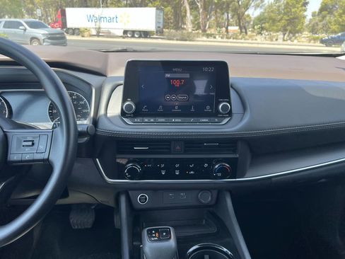 Used 2023 Nissan Rogue S image 13