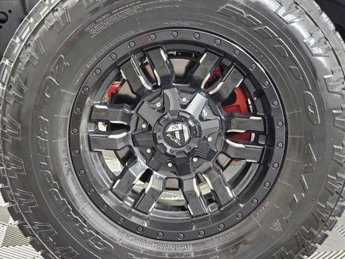 Used 2018 Jeep Wrangler Unlimited Sahara AWD/4WD image 33