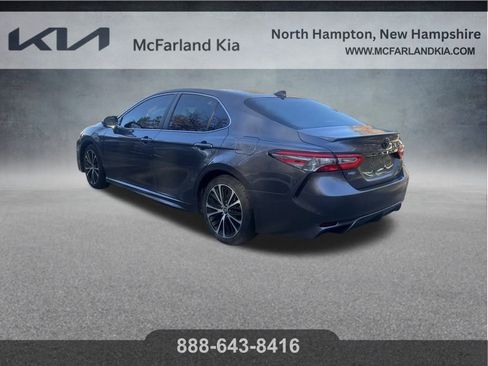 Used 2019 Toyota Camry SE image 5