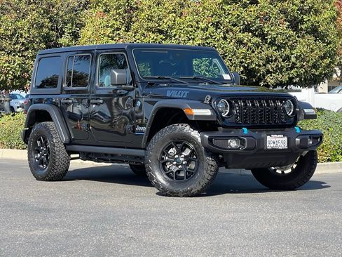 Used 2024 Jeep Wrangler Unlimited AWD/4WD image 2