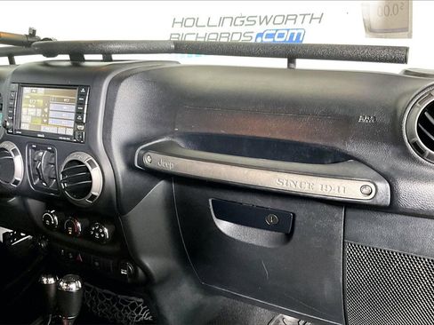 Used 2017 Jeep Wrangler Unlimited Sport image 12