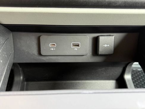 Used 2020 Land Rover Defender 110 SE image 59