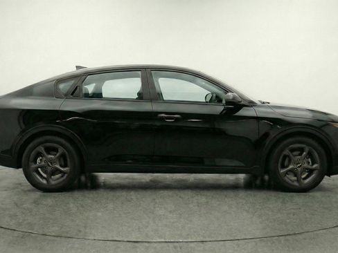 Used 2025 Kia K4 LXS image 11