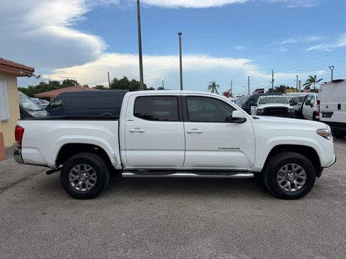 Used 2017 Toyota Tacoma SR5 w/ Tow Package RWD image 8