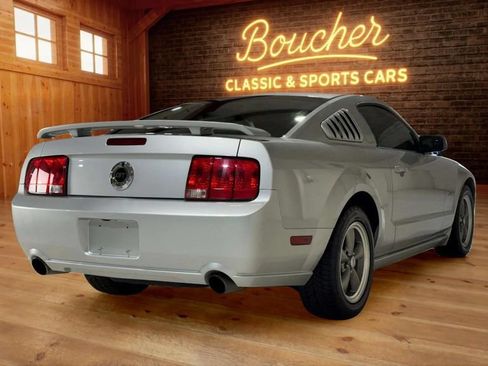 Used 2005 Ford Mustang GT Premium RWD image 3