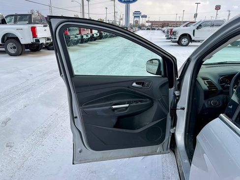 Certified 2018 Ford Escape SE w/ Ford Safe & Smart Package image 12