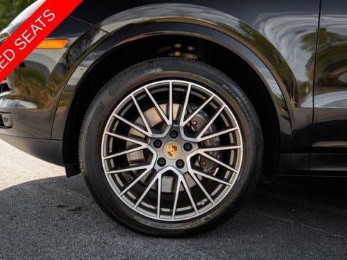 Used 2023 Porsche Cayenne Platinum Edition AWD/4WD image 15