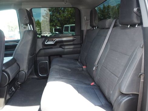Used 2024 Chevrolet Silverado 2500 LT AWD/4WD image 15